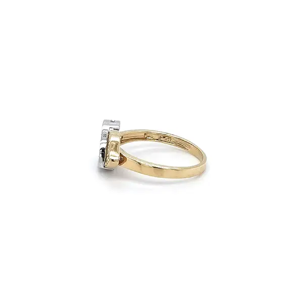 Ring mit Zirkonias in Gold-Kombination