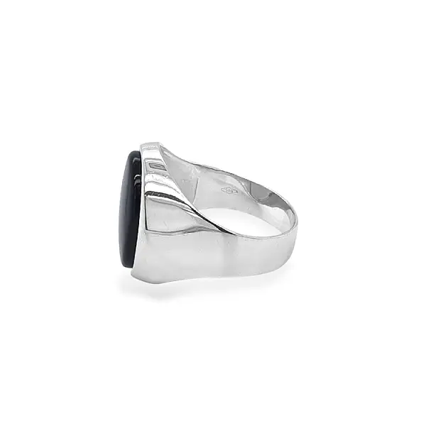 Goldener Herrenring mit Onyx