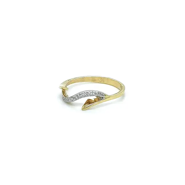 Ring mit Zirkonias in Gold-Kombination