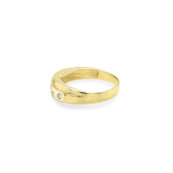 Goldring mit Zirkonen