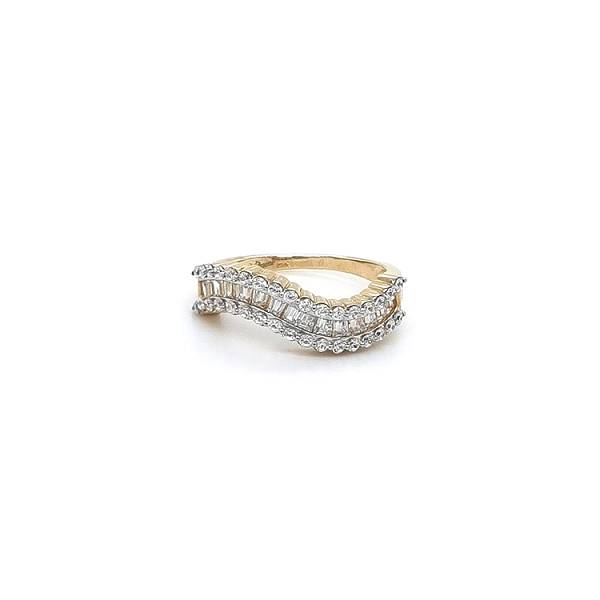 Goldring mit Zirkonen