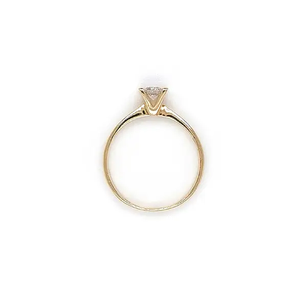 Gold Verlobungsring mit Zirkon