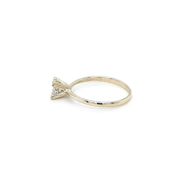 Gold Verlobungsring mit Zirkon