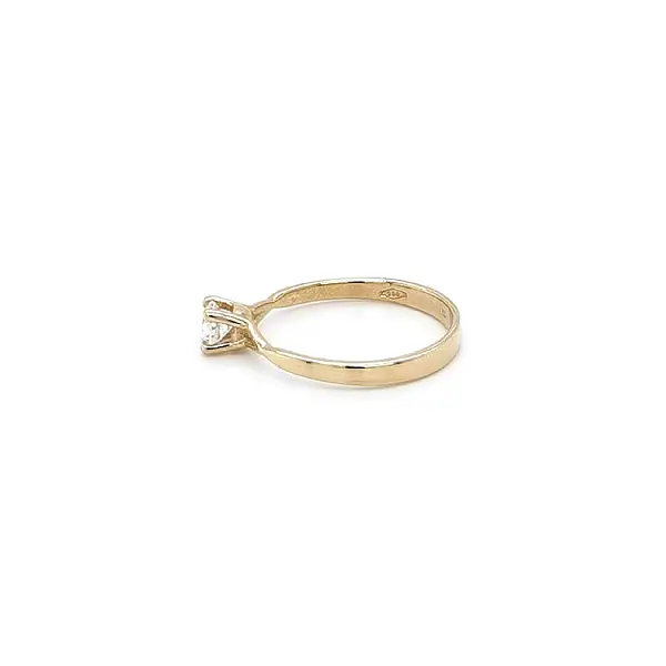 Gold Verlobungsring mit Zirkon