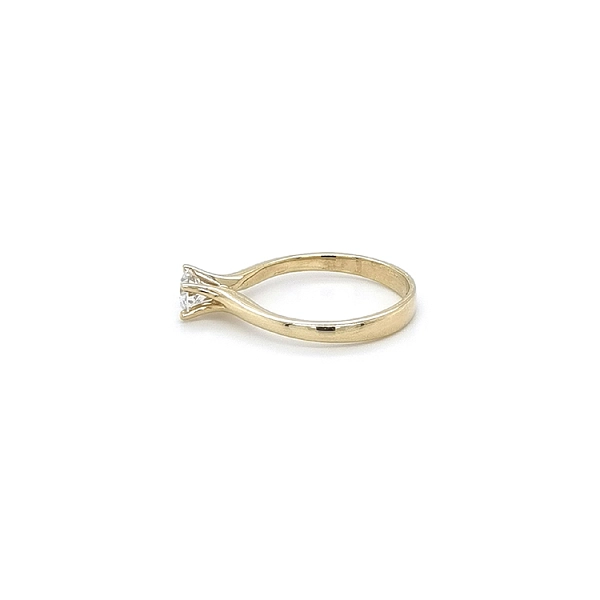 Gold Verlobungsring mit Zirkon