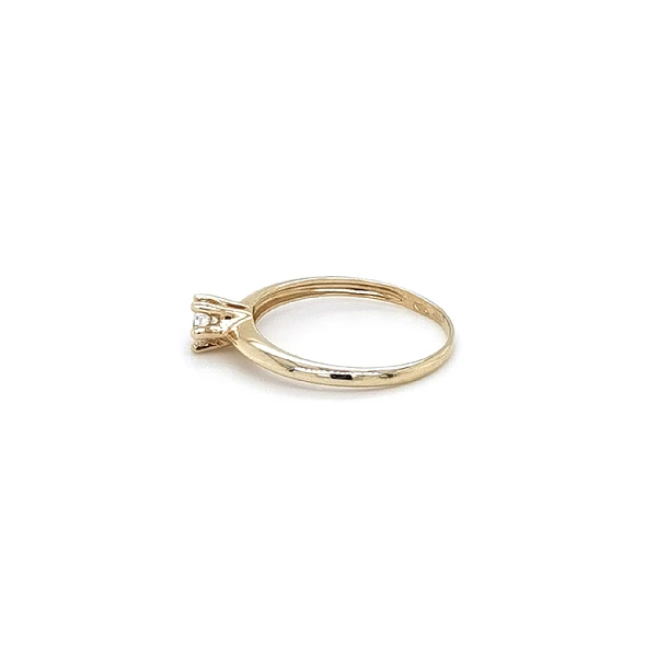 Gold Verlobungsring mit Zirkon