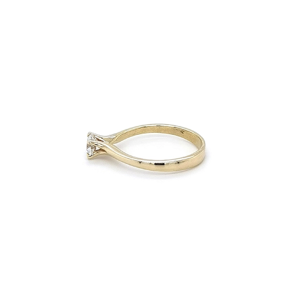 Gold Verlobungsring mit Zirkon