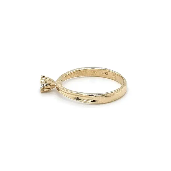 Gold Verlobungsring mit Zirkon