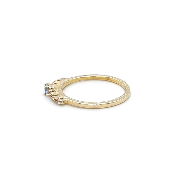 Goldring mit Blautopas