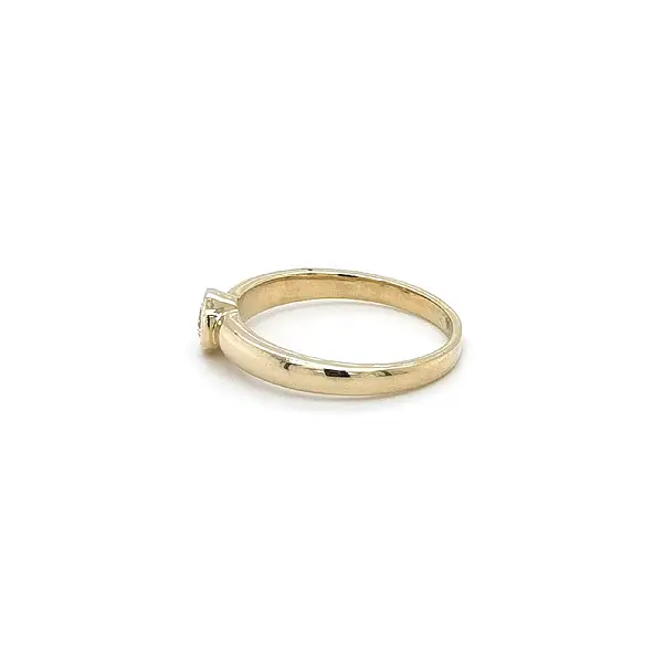 Gold Verlobungsring mit Zirkon