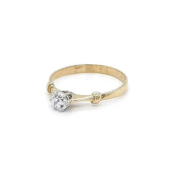 Gold Verlobungsring mit Zirkon