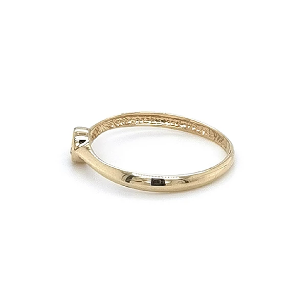 Gold Verlobungsring mit Zirkon