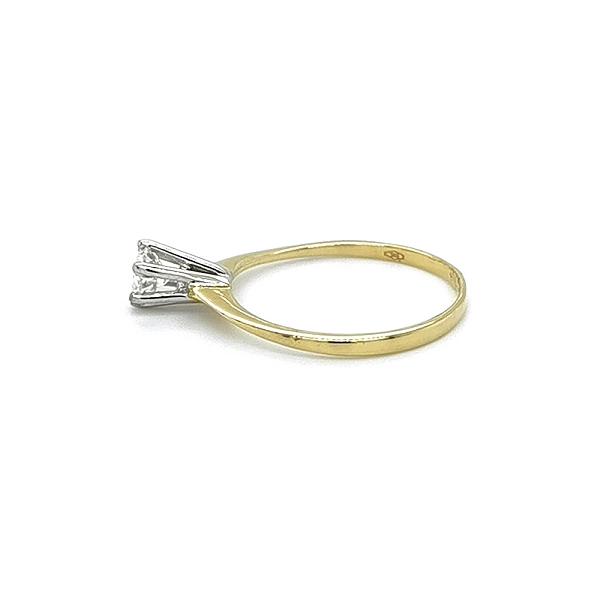 Verlobungsring mit Zirkon aus kombiniertem Gold
