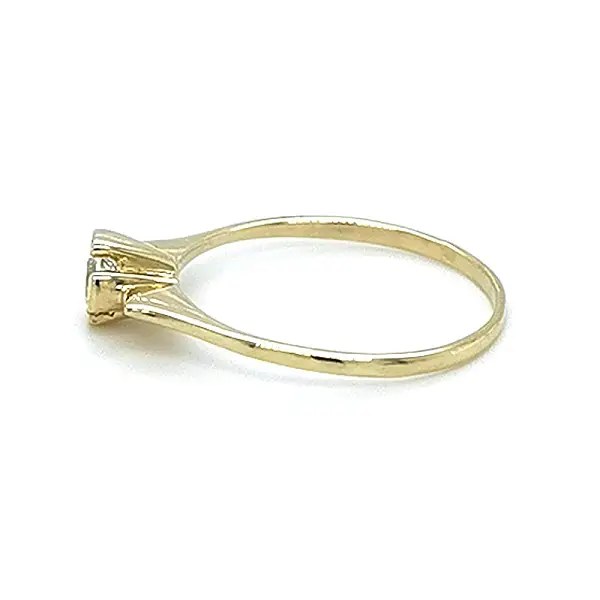 Gold Verlobungsring mit Zirkon