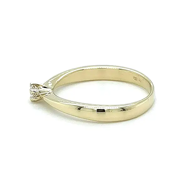 Gold Verlobungsring mit Zirkon