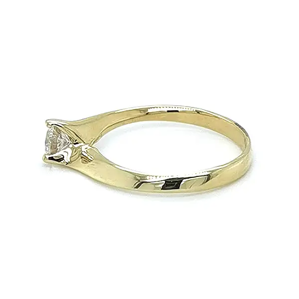 Gold Verlobungsring mit Zirkon