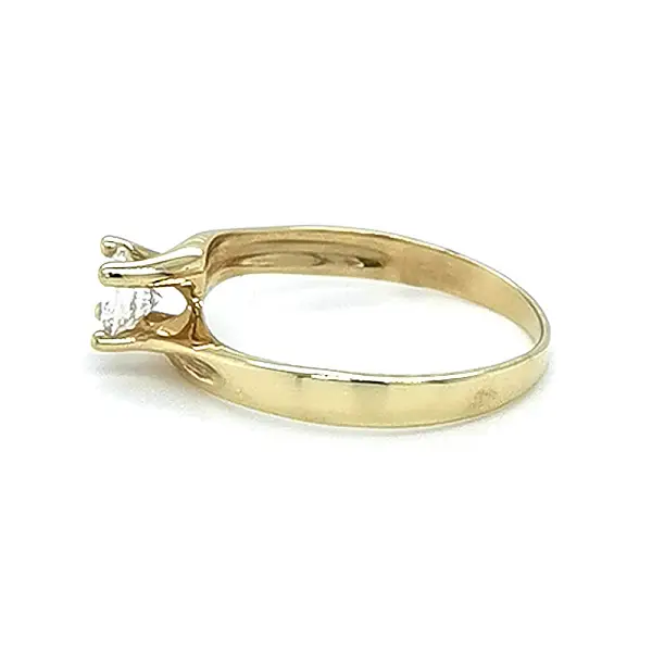 Gold Verlobungsring mit Zirkon