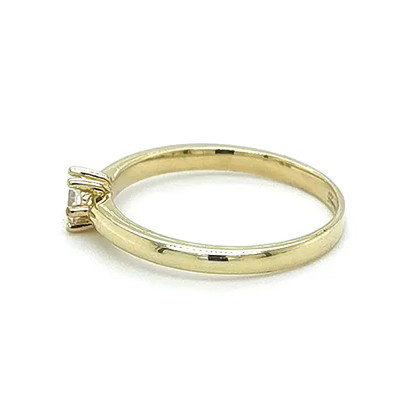 Gold Verlobungsring mit Zirkon