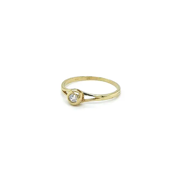 Gold Verlobungsring mit Zirkon