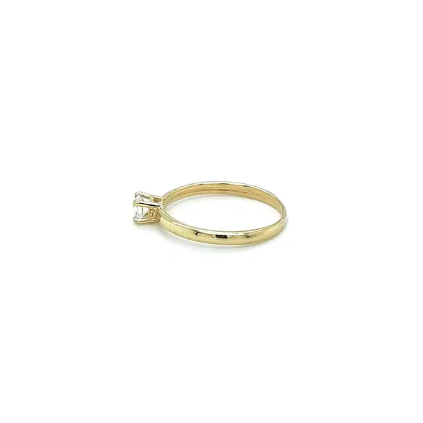 Gold Verlobungsring mit Zirkon
