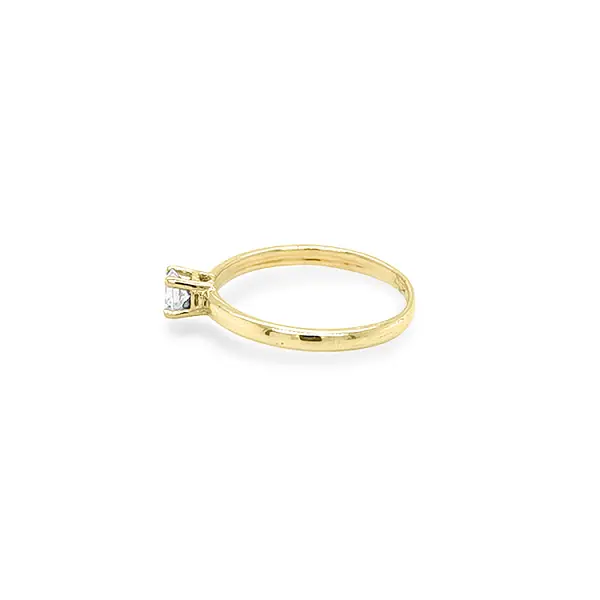 Gold Verlobungsring mit Zirkon