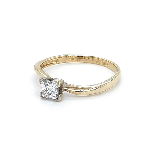 Gold Verlobungsring mit Zirkon