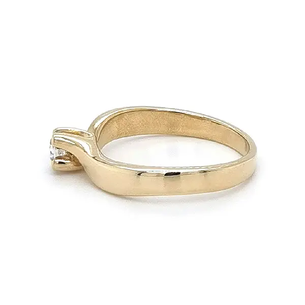 Gold Verlobungsring mit Zirkon