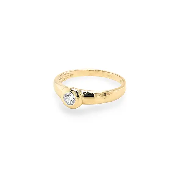 Gold Verlobungsring mit Zirkon