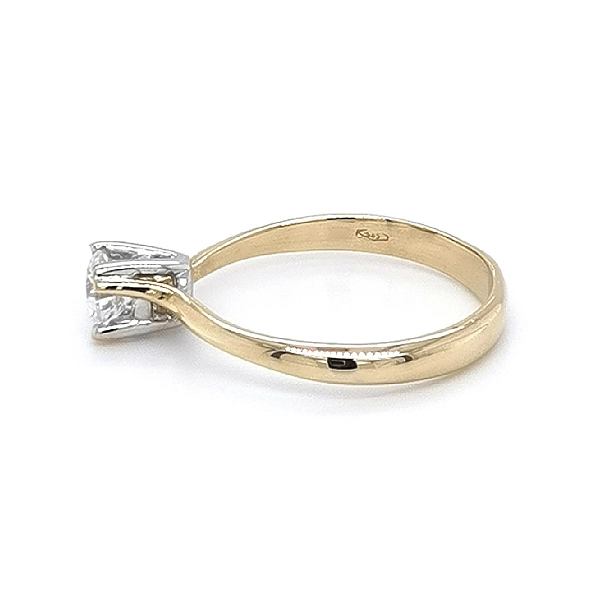 Verlobungsring mit Zirkon aus kombiniertem Gold