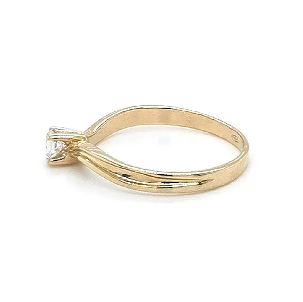 Gold Verlobungsring mit Zirkon