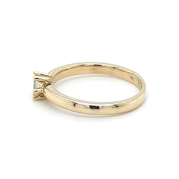 Gold Verlobungsring mit Zirkon