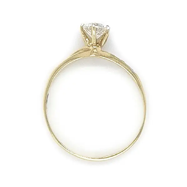 Verlobungsring mit Zirkonen aus Kombinationsgold