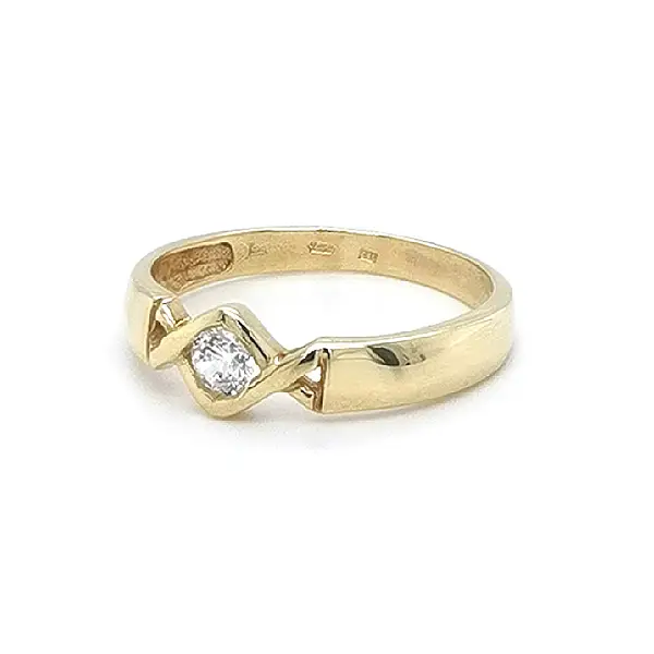 Gold Verlobungsring mit Zirkon
