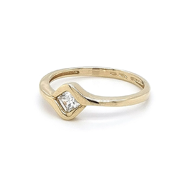 Gold Verlobungsring mit Zirkon