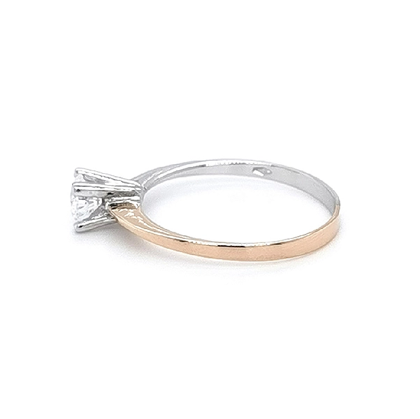 Verlobungsring mit Zirkon aus kombiniertem Gold