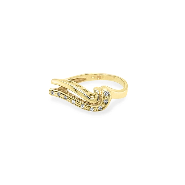Goldring mit Zirkonen