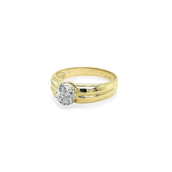 Ring mit Zirkonias in Gold-Kombination