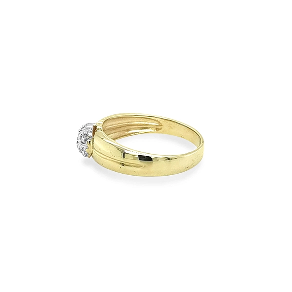 Ring mit Zirkonias in Gold-Kombination