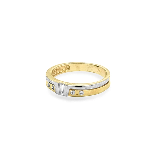 Goldring mit Zirkonen aus kombiniertem Gold