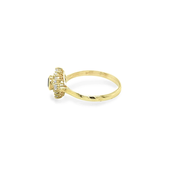 Goldring mit farbigen Steinen