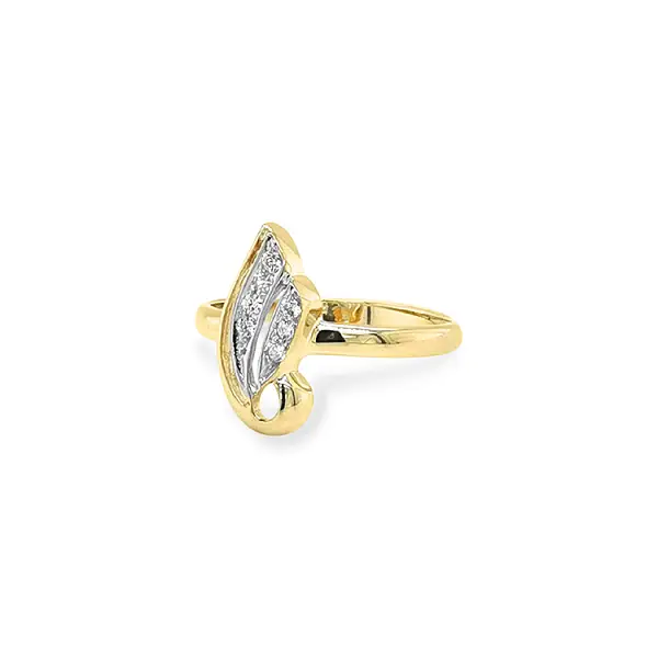 Goldring mit Zirkonen aus kombiniertem Gold