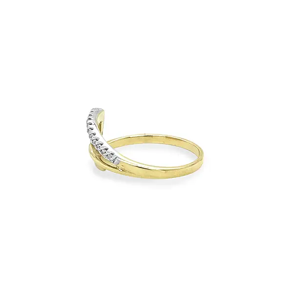 Ring mit Zirkonias in Gold-Kombination