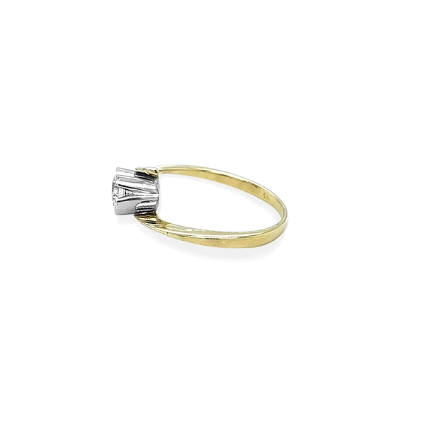 Verlobungsring aus Gold mit kubischem Zirkon