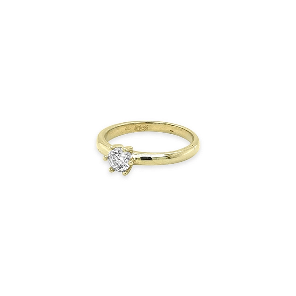 Verlobungsring aus Gold mit kubischem Zirkon