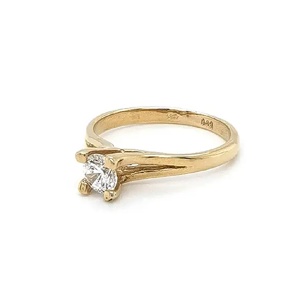 Gold Verlobungsring mit Zirkon