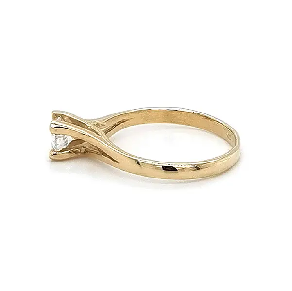 Gold Verlobungsring mit Zirkon