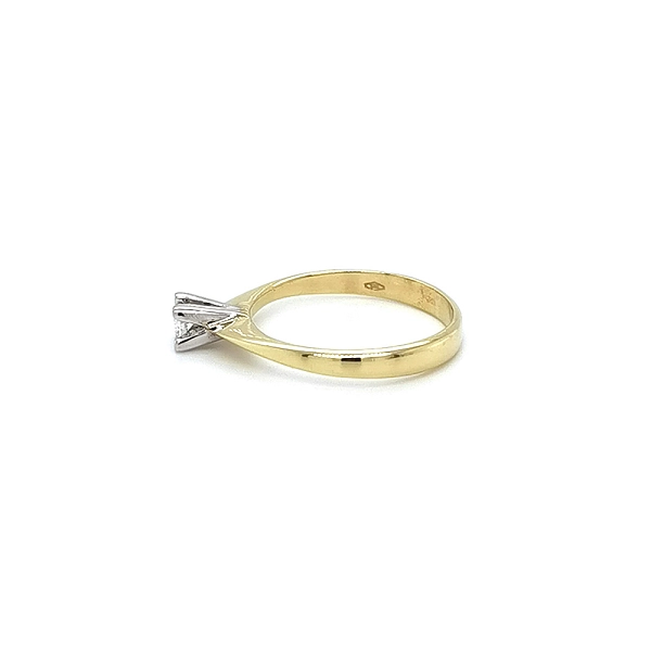 Verlobungsring mit Zirkon aus kombiniertem Gold