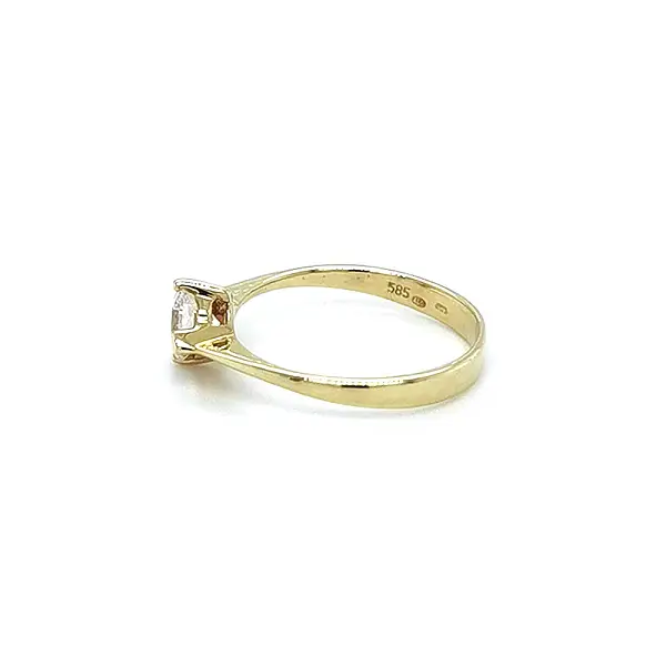 Gold Verlobungsring mit Zirkon