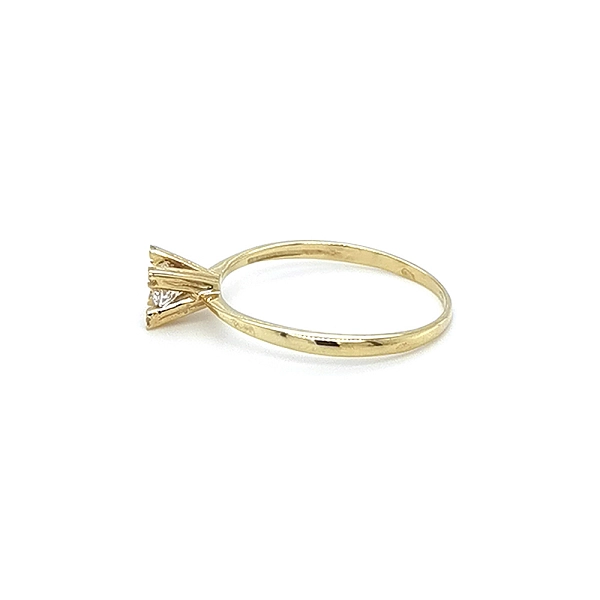 Gold Verlobungsring mit Zirkonen