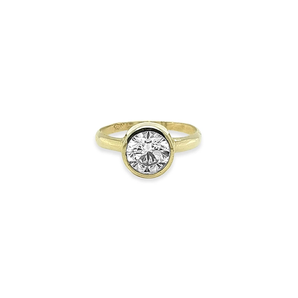 Verlobungsring aus Gold mit kubischem Zirkon